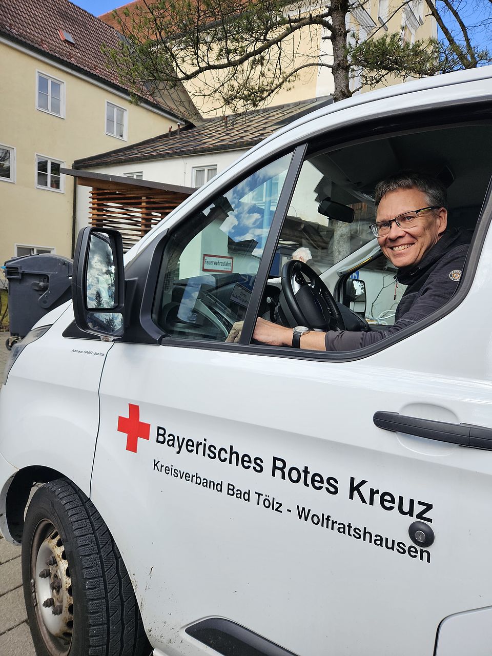 Freundliche Fahrer vom BRK Kreisverband holen Sie ab und bringen Sie nach dem Essen wieder nach Hause